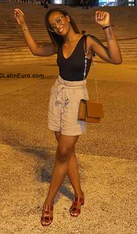 Date this happy Portugal girl Tiagia from Lisbon PT102