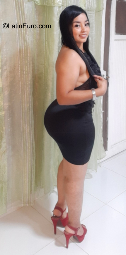 Date this tall Colombia girl Patricia from Cali CO31001