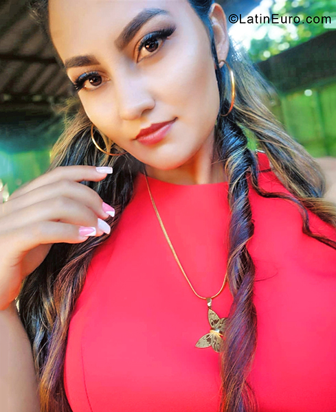 Date this stunning Paraguay girl Jessica from Hernandarias PY64