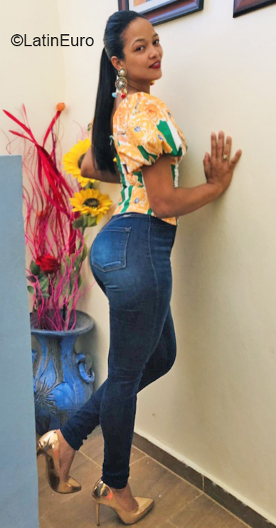 Date this cute Dominican Republic girl Gabriela from Mao DO40328