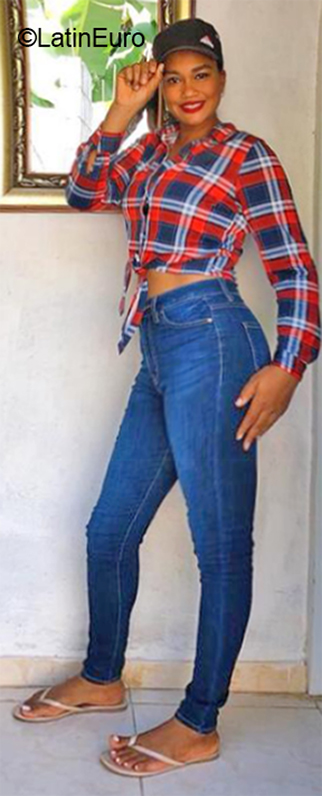 Date this pretty Dominican Republic girl Nena from Pimentel DO40448