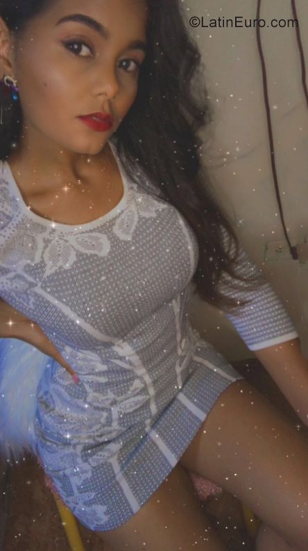 Date this sensual Dominican Republic girl Ana from Santo Domingo DO40370