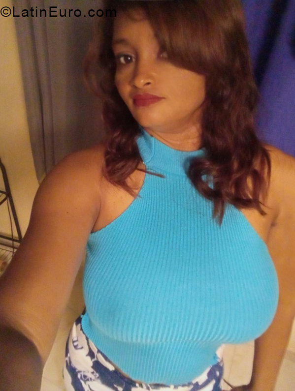 Date this georgeous Dominican Republic girl Migdalia from Santo Domingo DO40406