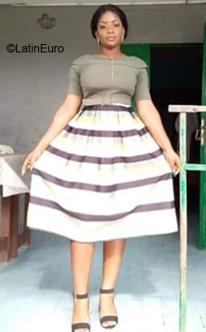 Date this pretty United States girl Claire from Phoenix US25641