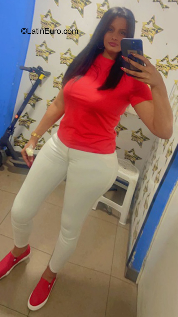 Date this voluptuous Spain girl Lapatrona from Barcelona ES680