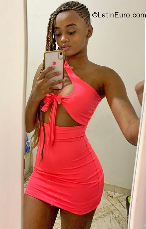 Date this georgeous Colombia girl Valentina from Cali CO33805