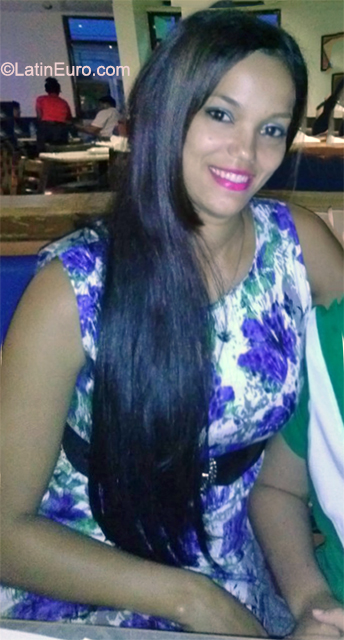 Date this pretty Dominican Republic girl Rose from Santo Domingo DO40856