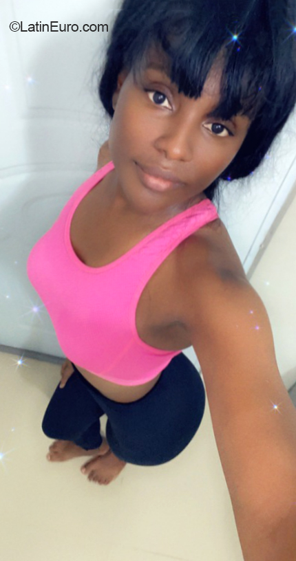 Date this exotic Dominican Republic girl Karen from San Pedro De Macorís DO40967