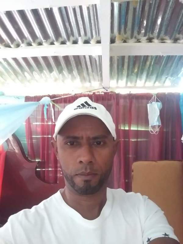 Date this tall Dominican Republic man Aneuri from Santo Domingo DO41210