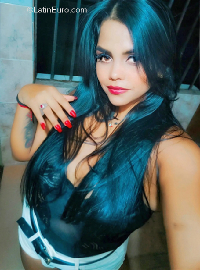 Date this sensual Venezuela girl Emperatriz from Caracas VE4566