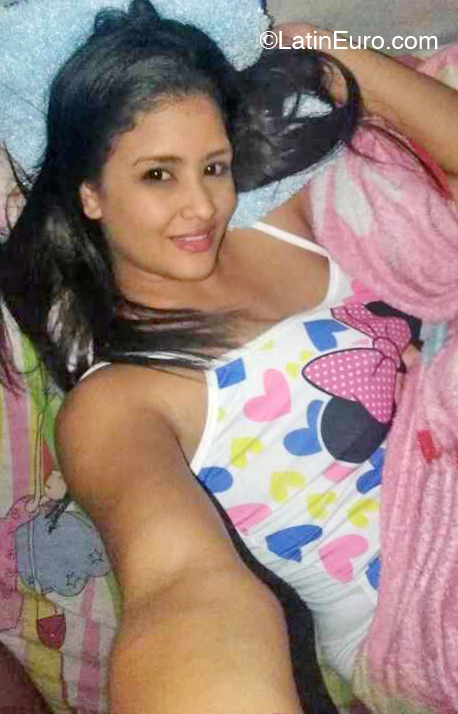 Date this sultry Venezuela girl Kimberly from Caracas VE4593