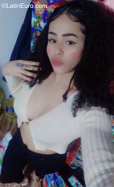 Date this cute Peru girl Mary from Lima PE2075