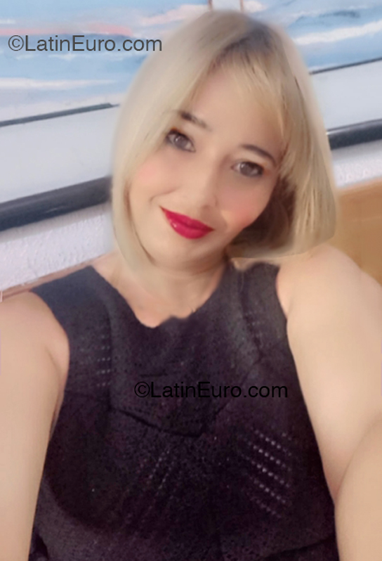 Date this attractive Venezuela girl Luna from Guanare VE4923