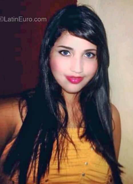 Date this cute Venezuela girl Ginebra from Caracas VE4929