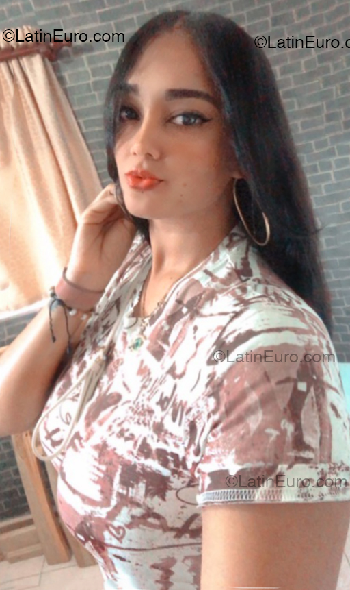 Date this cute Dominican Republic girl Lisbeth from Santo Domingo DO53705