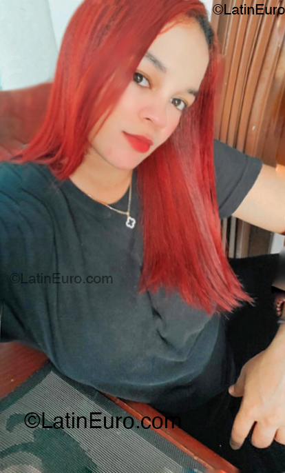 Date this athletic Dominican Republic girl Cartera from Santo Domingo DO53925