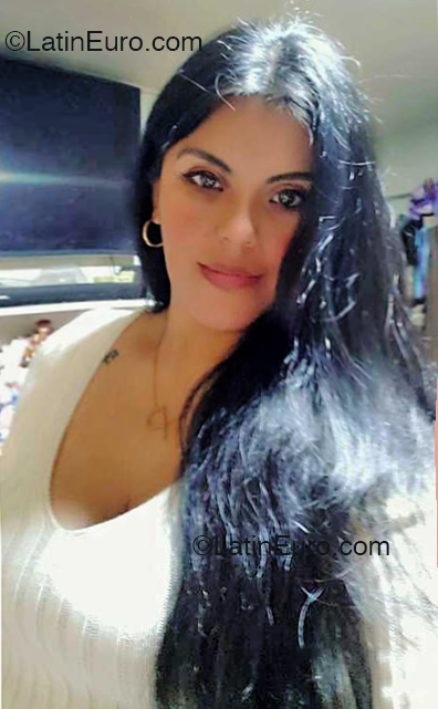 Date this stunning Peru girl Kassy from Lima PE2118