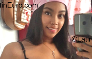 Date this beautiful Colombia girl Dere from Bogota CO33193