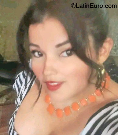 Date this voluptuous Colombia girl Mara from Sincelejo CO33197