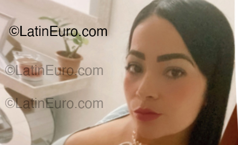 Date this delightful Venezuela girl Angie from Caracas VE5204