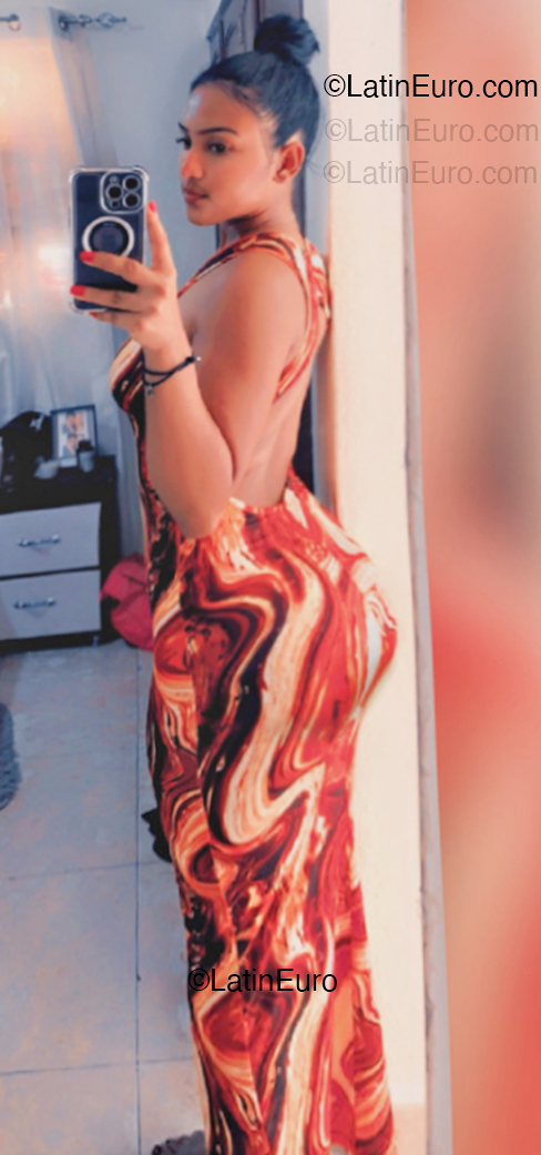 Date this lovely Dominican Republic girl Rosalva from Santo Domingo DO54538