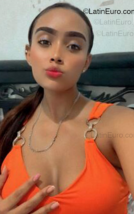 Date this hard body Colombia girl Maria from Cartagena CO33391