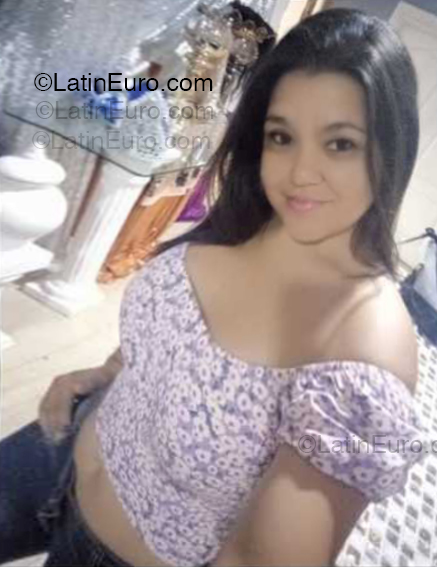 Date this cute Venezuela girl Johana from Maracay VE5244