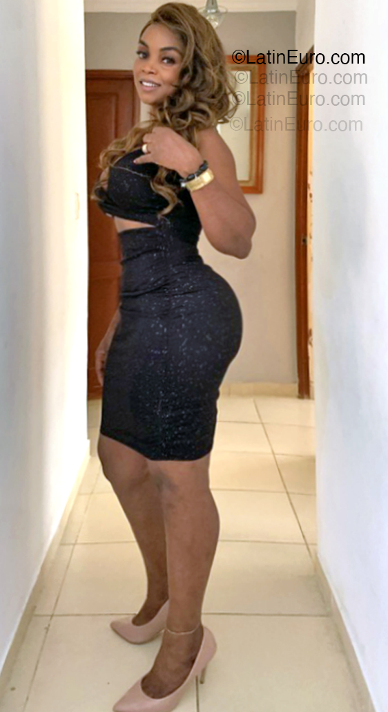 Date this passionate Dominican Republic girl Ant from Santo Domingo DO54839