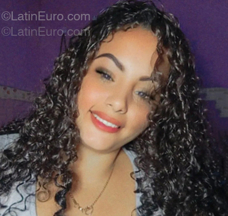 Date this sensual Venezuela girl Maria from Venezuela VE5271