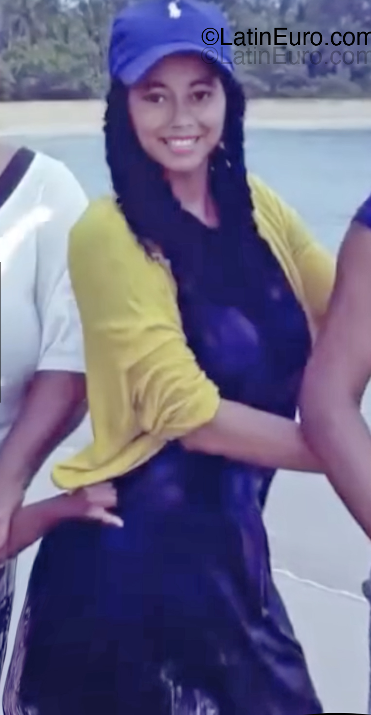 Date this georgeous Dominican Republic girl Kay b from Nagua DO54948
