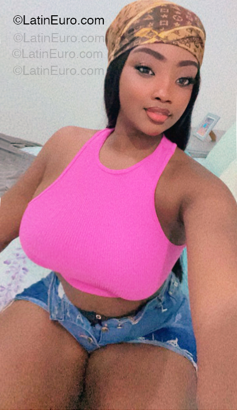 Date this nice looking Dominican Republic girl Chocolate from Santo Domingo DO54960