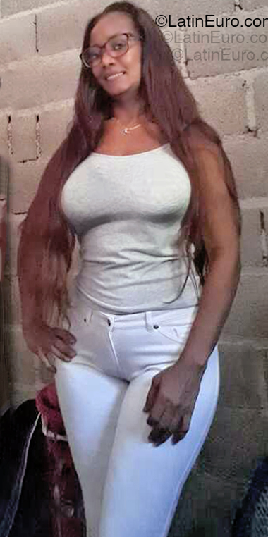 Date this nice looking Dominican Republic girl Francisca from Puerto Plata DO55030