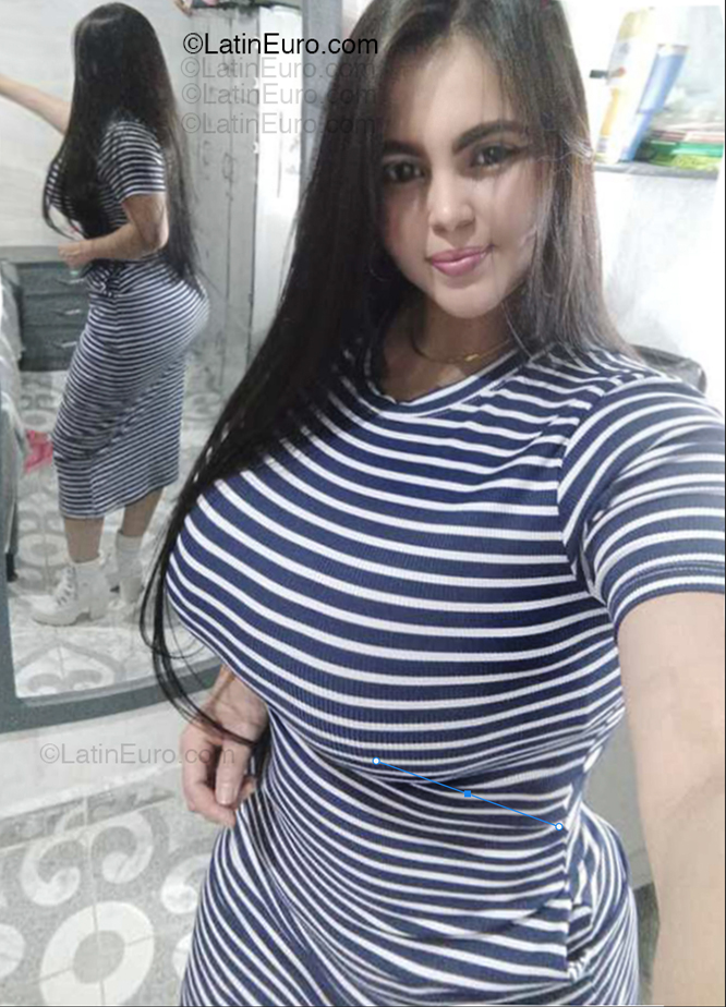 Date this pretty Venezuela girl Isamar from Zulia VE5297