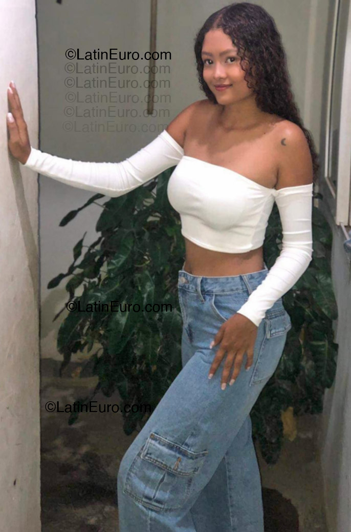 Date this passionate Colombia girl Liz from Barranquilla CO33407