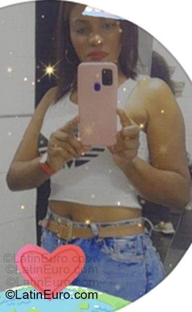 Date this fun Colombia girl Salome from Bogota CO33411