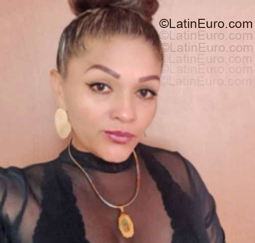 Date this georgeous Colombia girl Latina from Bogota CO33441