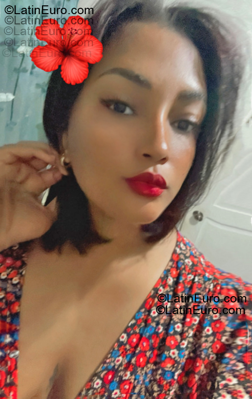 Date this pretty Dominican Republic girl Paloma from Santo Domingo DO55339