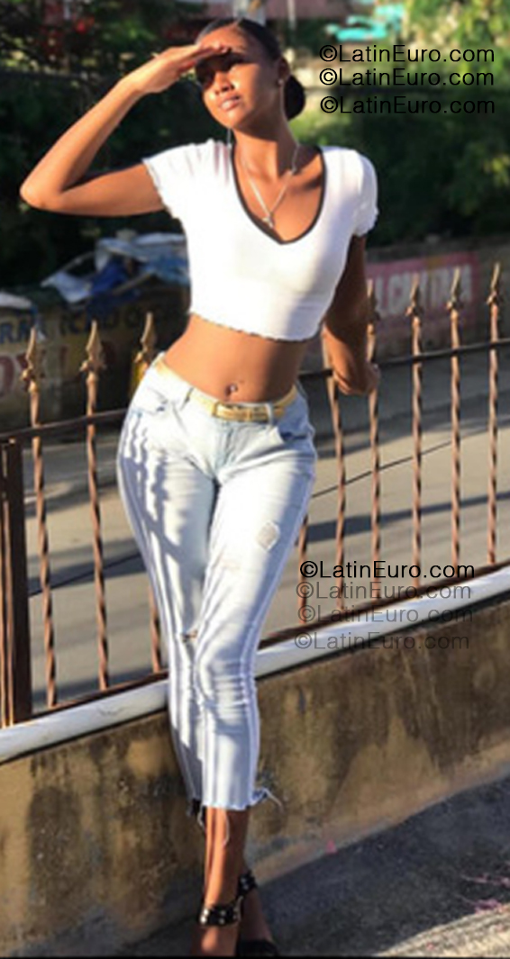 Date this good-looking Dominican Republic girl Alaniz from Santo Domingo Este DO55384