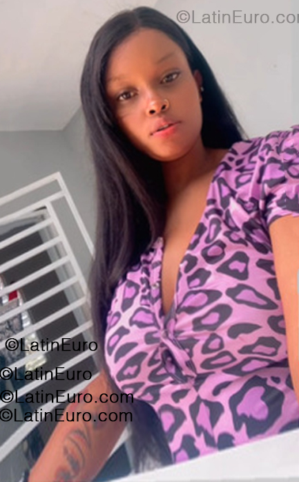 Date this delightful Dominican Republic girl Alezandra from Santo Domingo DO55397