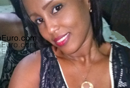 Date this gorgeous Dominican Republic girl Magdalena from Santo Domingo DO55413