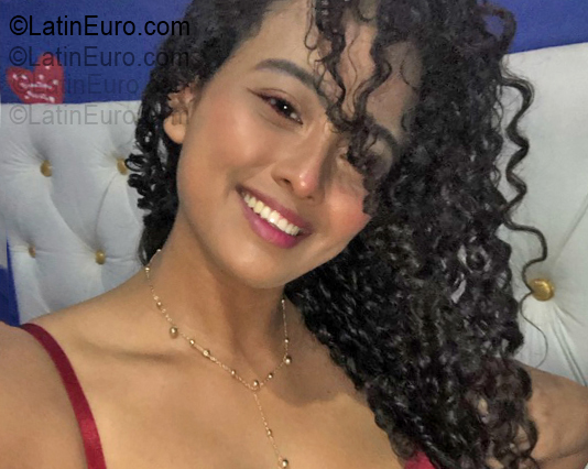 Date this athletic Venezuela girl Irene from Caracas VE5359