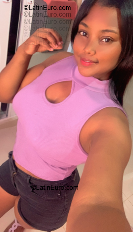 Date this hot Dominican Republic girl Yudy from Santo Domingo DO55516