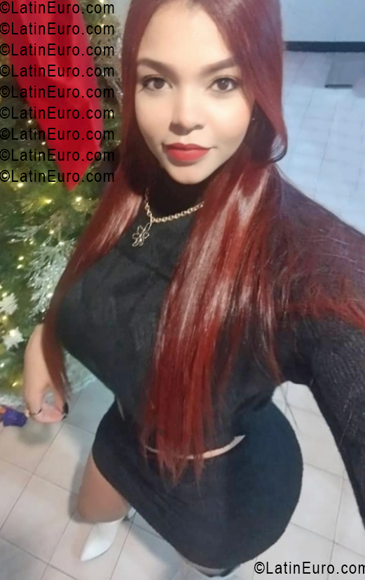 Date this foxy Venezuela girl Karina from Caracas VE5390