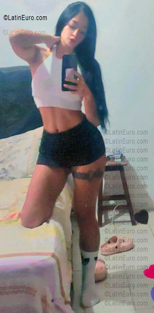 Date this athletic Venezuela girl Lau from Caracas VE5386