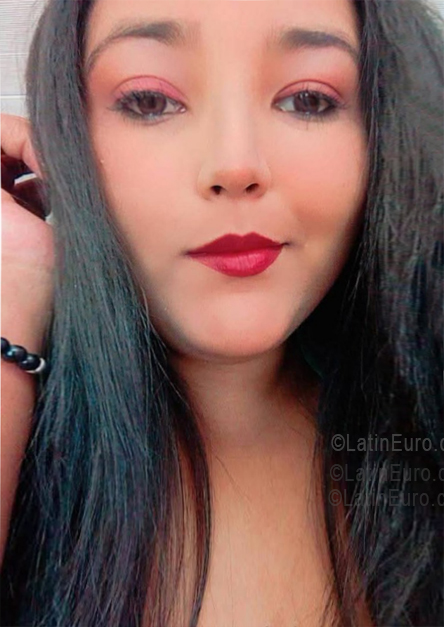 Date this attractive Colombia girl Genesis from Barranquilla CO33538