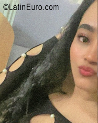 Date this gorgeous Dominican Republic girl Mari from Santo Domingo DO55676