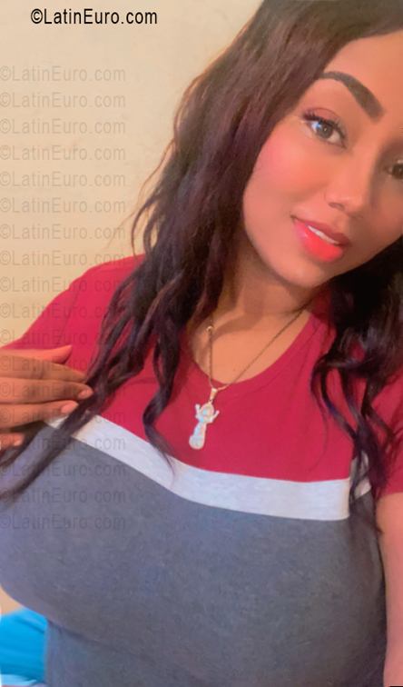 Date this attractive Dominican Republic girl Maurelys from Santo Domingo DO55796