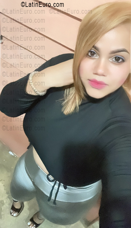 Date this stunning Dominican Republic girl Mary from Montecristi DO55846