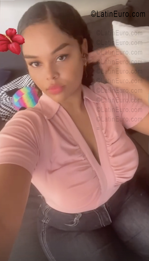 Date this young Dominican Republic girl Yvette from Santo Domingo DO55856