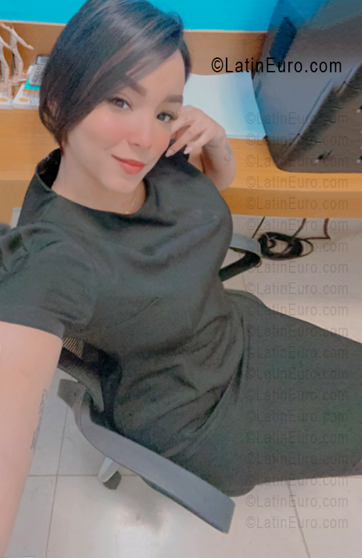 Date this hard body Brazil girl Dubra from Brasilia BR12405